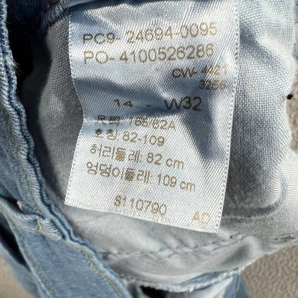 Signature by Levi Strauss Blue Denim Capris - Picture 9 of 15